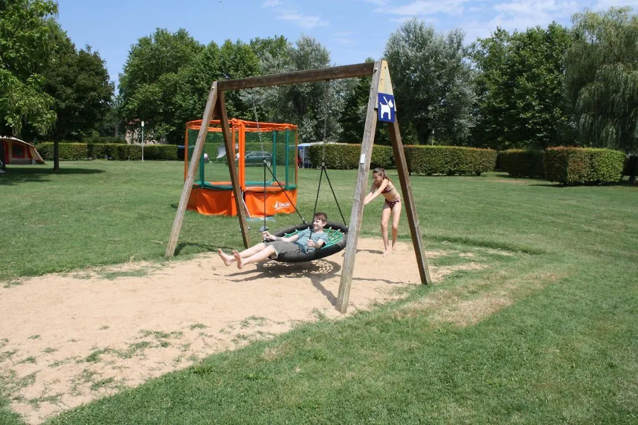 Camping Aux Rives Du Soleil Pont-de-Vaux Campsite