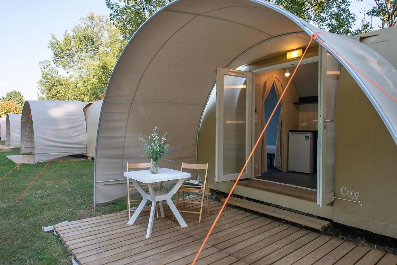Camping Aux Rives Du Soleil Pont-de-Vaux 0*,