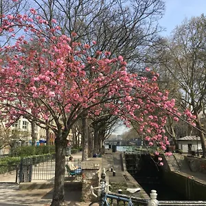 Paris, Au Bord Du Canal Saint Martin Apartment Paris