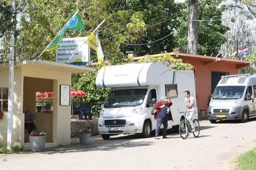 캠프장 Camping Aux Rives Du Soleil 퐁-데-보